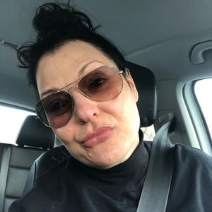 Meet your Posher, Rebecca